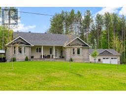 108 ROYAL TROON LANE, Ottawa, Ontario