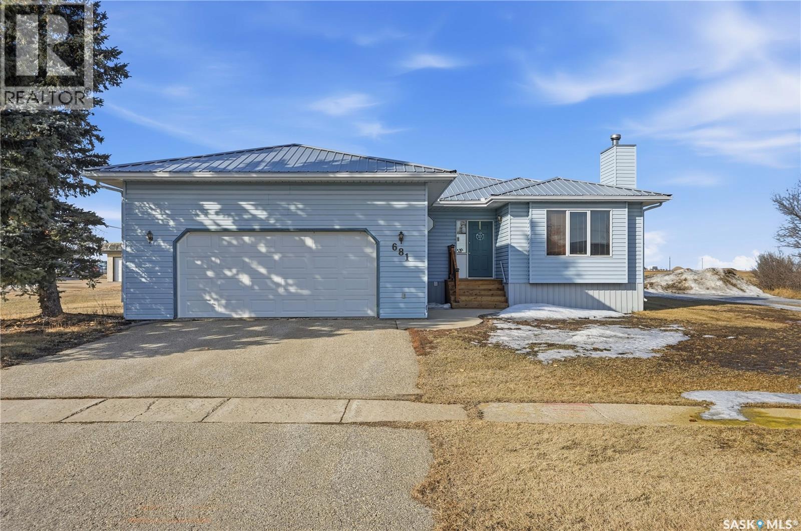 681 Canada STREET, Central Butte, Saskatchewan