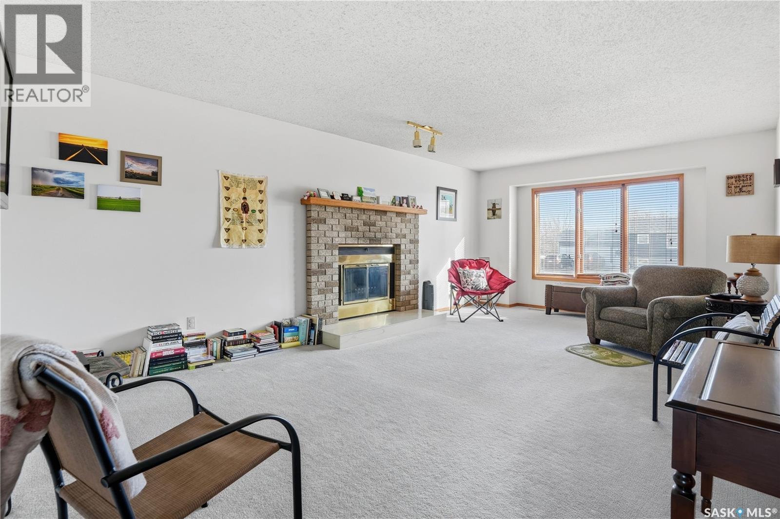 681 Canada Street, Central Butte, Saskatchewan  S0H 0T0 - Photo 4 - SK032097