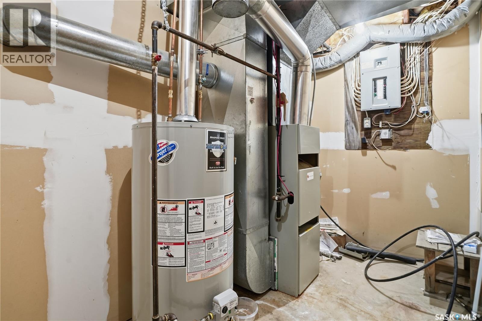 681 Canada Street, Central Butte, Saskatchewan  S0H 0T0 - Photo 42 - SK032097