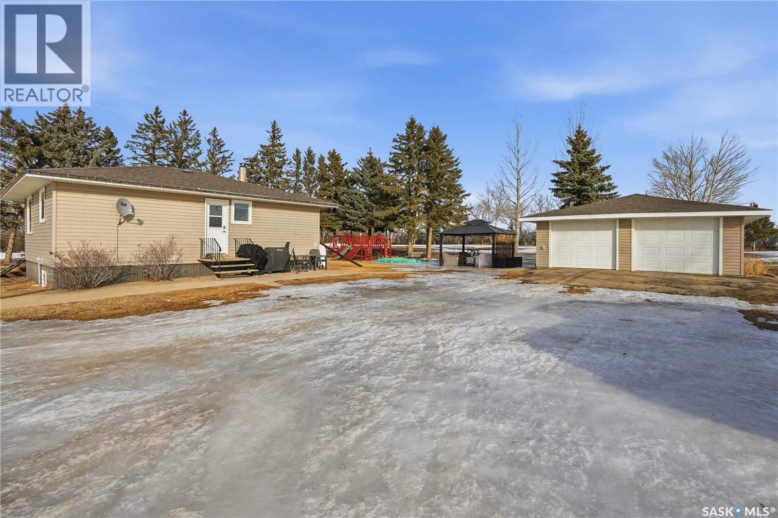 Hallborg Acreage, Chaplin Rm No. 164, Saskatchewan  S0H 0V0 - Photo 2 - SK032011