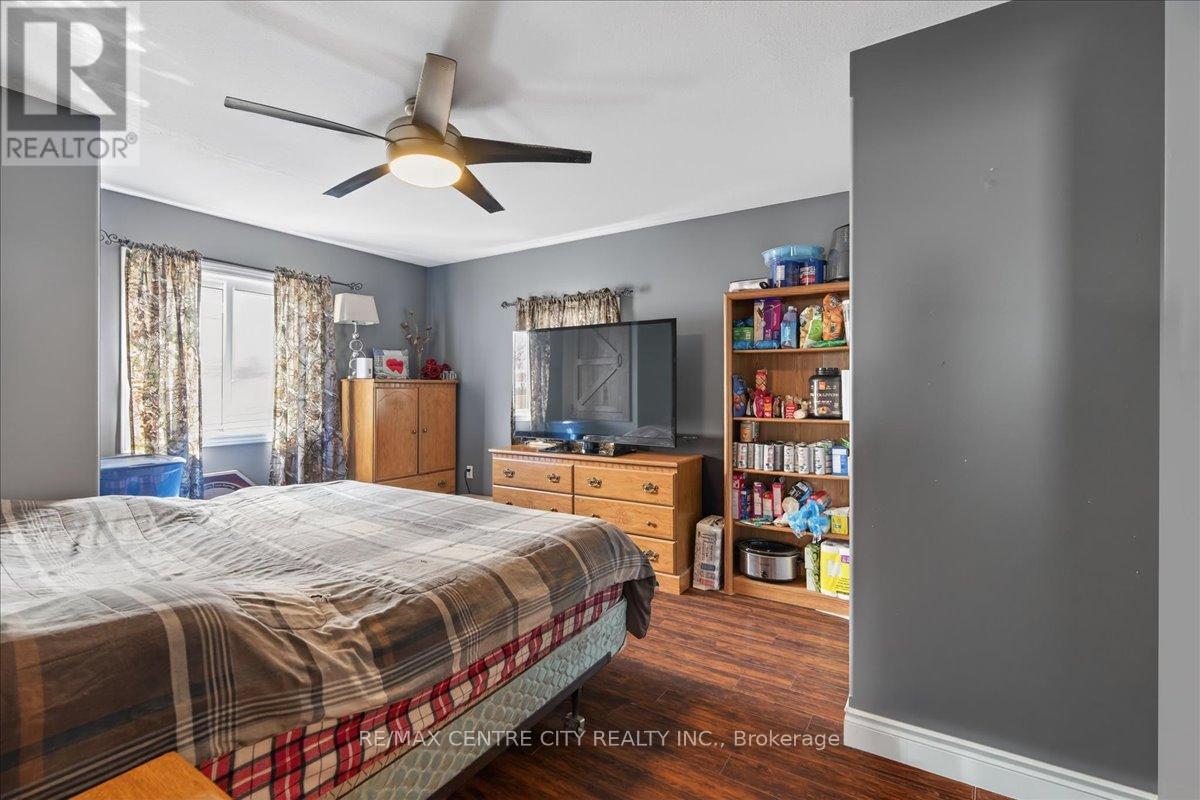 106 Metcalfe Street E, Strathroy-Caradoc, Ontario  N7G 1P3 - Photo 14 - X12963996