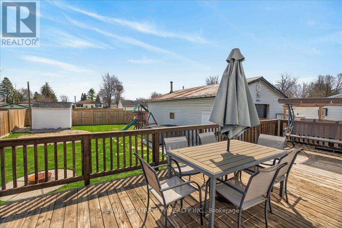 106 Metcalfe Street E, Strathroy-Caradoc, Ontario  N7G 1P3 - Photo 22 - X12963996