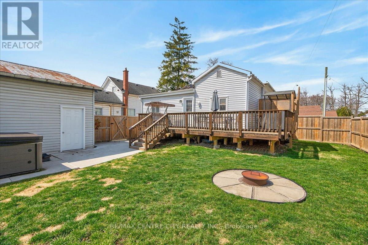 106 Metcalfe Street E, Strathroy-Caradoc, Ontario  N7G 1P3 - Photo 23 - X12963996