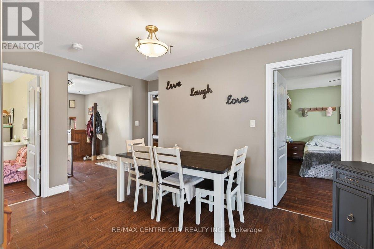 106 Metcalfe Street E, Strathroy-Caradoc, Ontario  N7G 1P3 - Photo 9 - X12963996