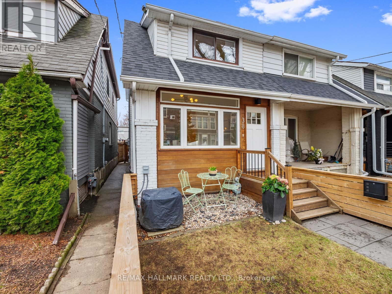 38 Larchmount Avenue, Toronto, Ontario  M4M 2Y7 - Photo 1 - E12963744