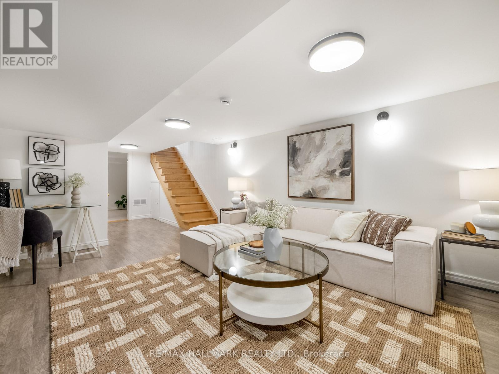 38 Larchmount Avenue, Toronto, Ontario  M4M 2Y7 - Photo 22 - E12963744