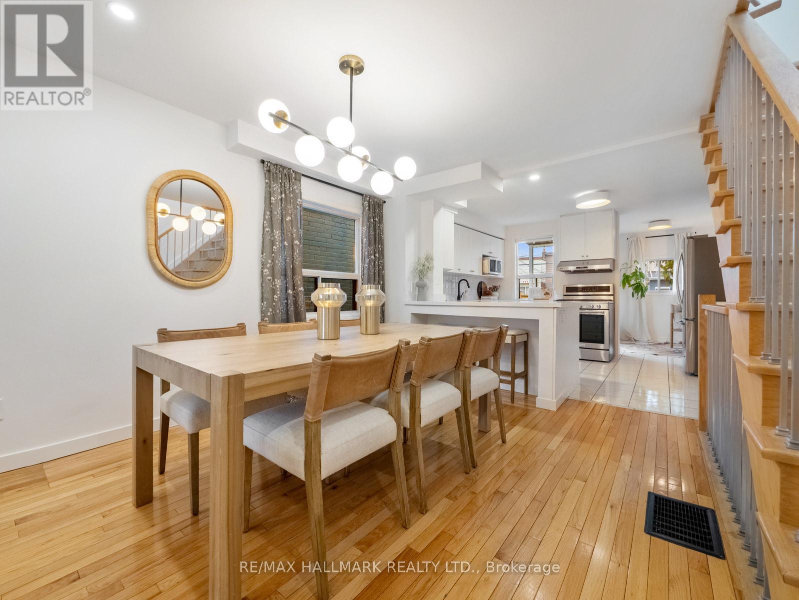 38 Larchmount Avenue, Toronto, Ontario  M4M 2Y7 - Photo 6 - E12963744