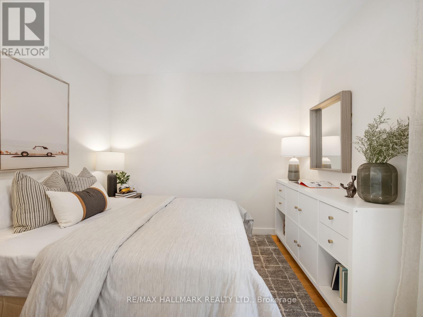 38 Larchmount Avenue, Toronto, Ontario  M4M 2Y7 - Photo 18 - E12963744