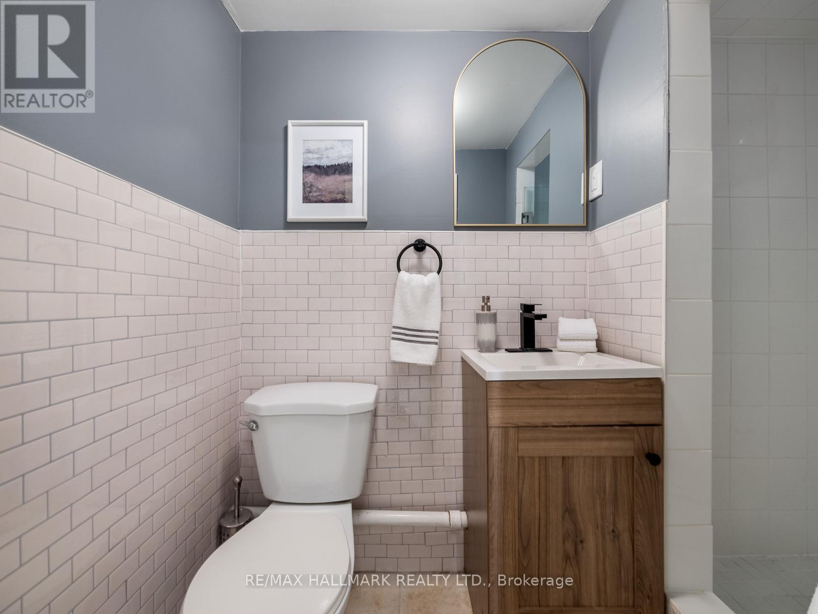 38 Larchmount Avenue, Toronto, Ontario  M4M 2Y7 - Photo 24 - E12963744