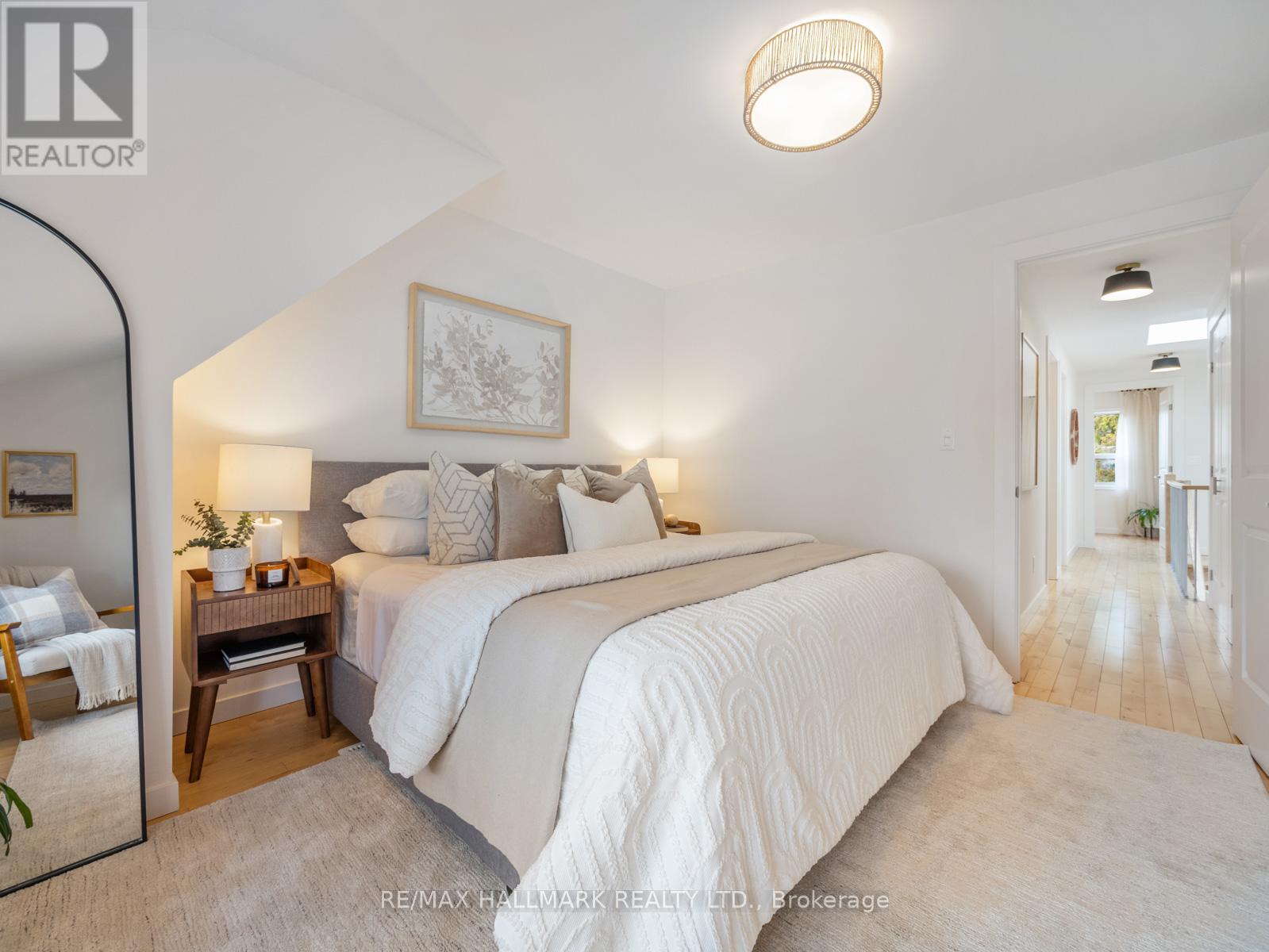 38 Larchmount Avenue, Toronto, Ontario  M4M 2Y7 - Photo 15 - E12963744