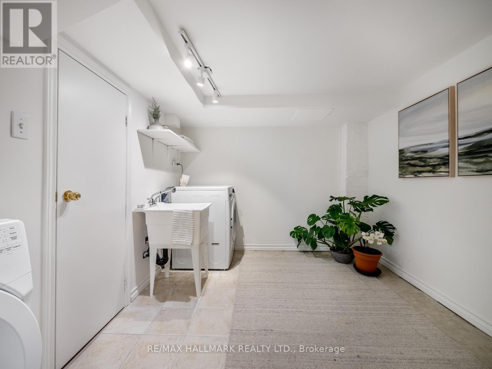 38 Larchmount Avenue, Toronto, Ontario  M4M 2Y7 - Photo 25 - E12963744