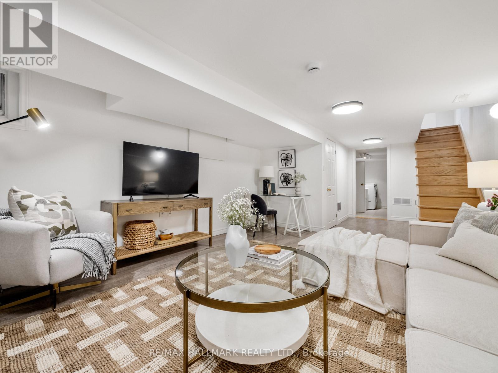 38 Larchmount Avenue, Toronto, Ontario  M4M 2Y7 - Photo 21 - E12963744