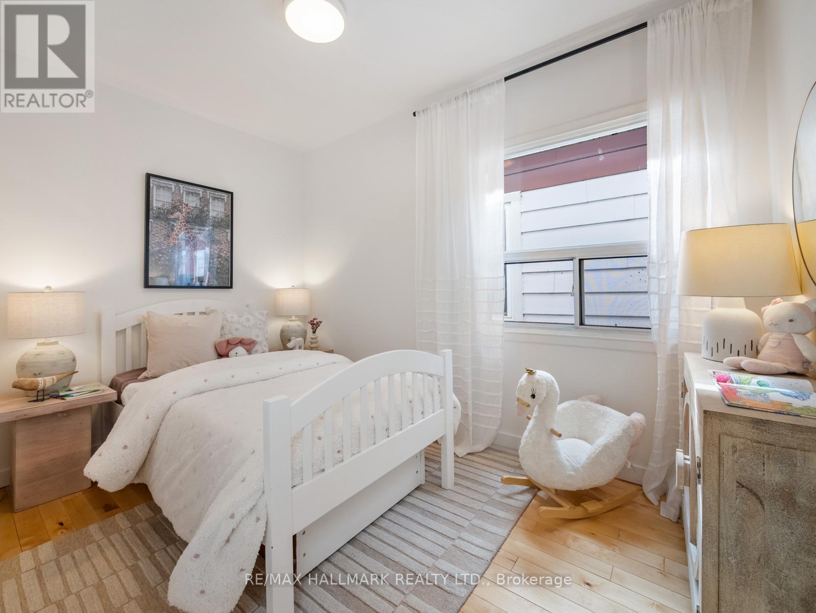 38 Larchmount Avenue, Toronto, Ontario  M4M 2Y7 - Photo 16 - E12963744