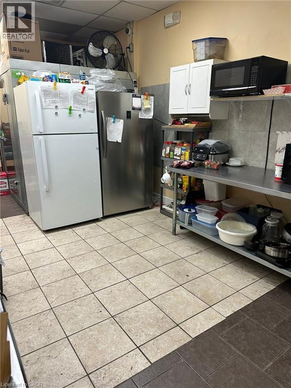 825 E Weber Street E Unit# 5, Kitchener, Ontario  N2H 1H5 - Photo 2 - 40813117