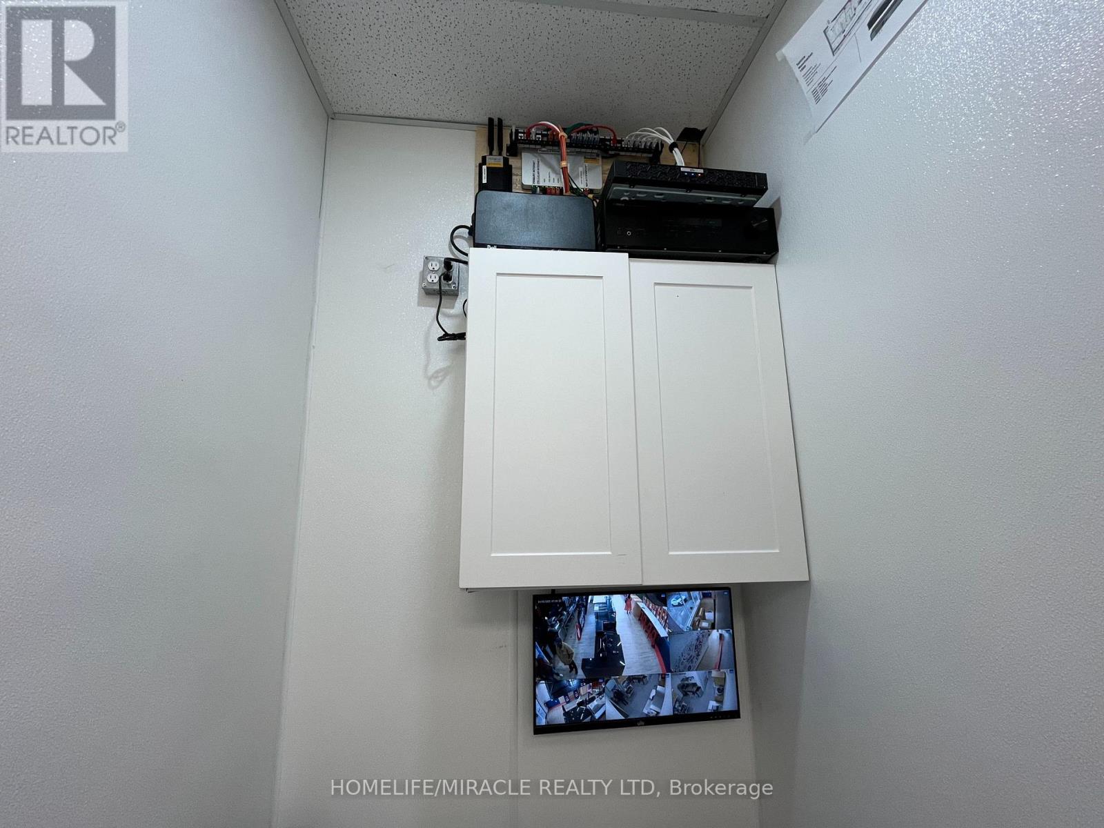 17480 Yonge Street, Newmarket (Glenway Estates), Ontario  L3Y 8A8 - Photo 14 - N12963826