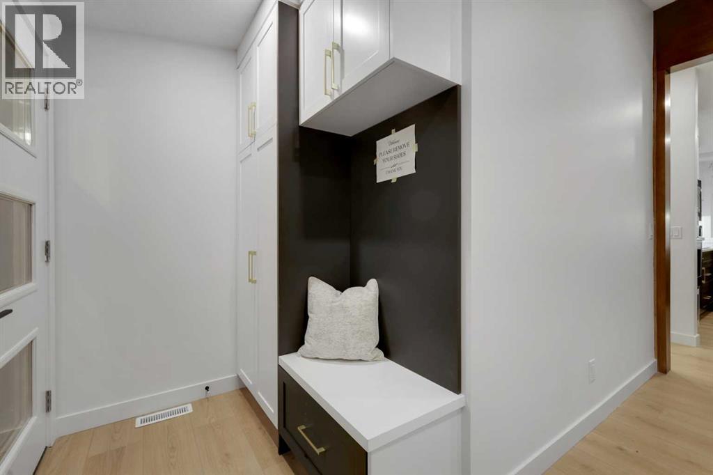 6316 Travois Crescent Nw, Calgary, Alberta  T2K 3S7 - Photo 4 - A2284391