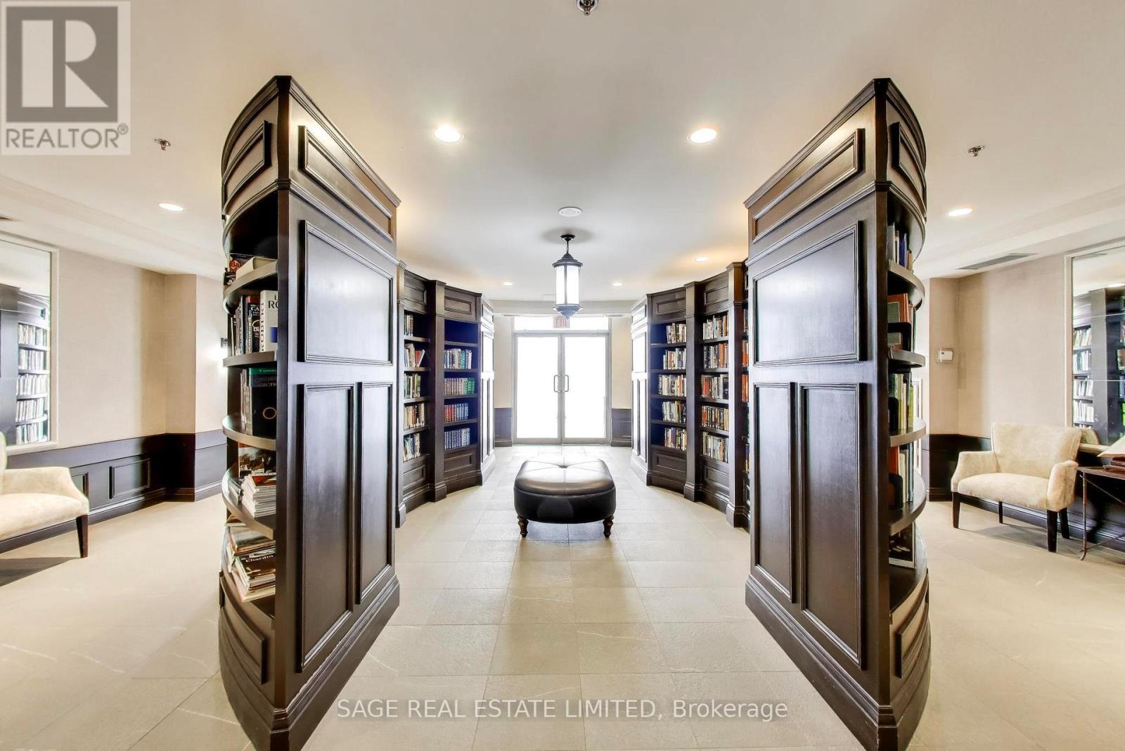 902 - 810 Scollard Court, Mississauga, Ontario  L5V 0A4 - Photo 35 - W12909746