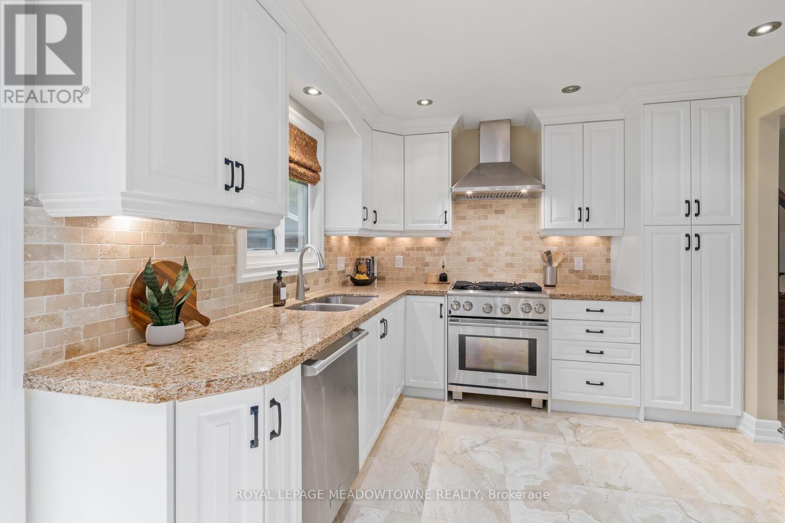 13609 6 Line, Halton Hills, Ontario  L0P 1H0 - Photo 6 - W12525432