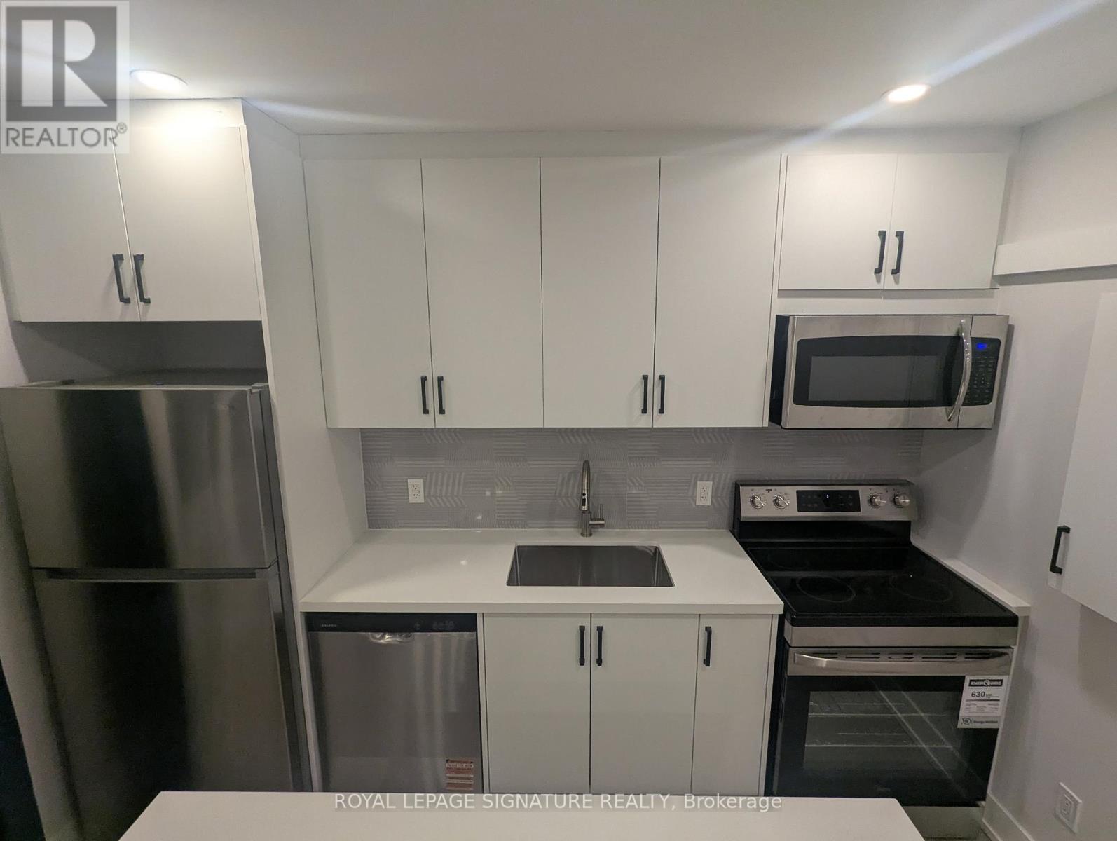 2 - 28 Leduc Drive, Toronto (Rexdale-Kipling), Ontario  M9W 2A7 - Photo 5 - W12945024