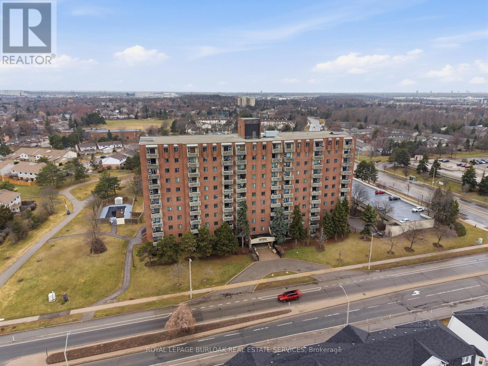 312 - 6720 Glen Erin Drive, Mississauga, Ontario  L5N 3K8 - Photo 3 - W12931156