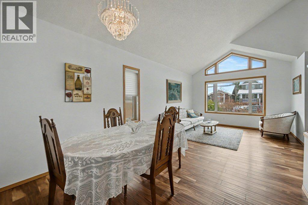 16 Straddock Crescent SW, Calgary, Alberta  T3H 2S8 - Photo 4 - A2297214