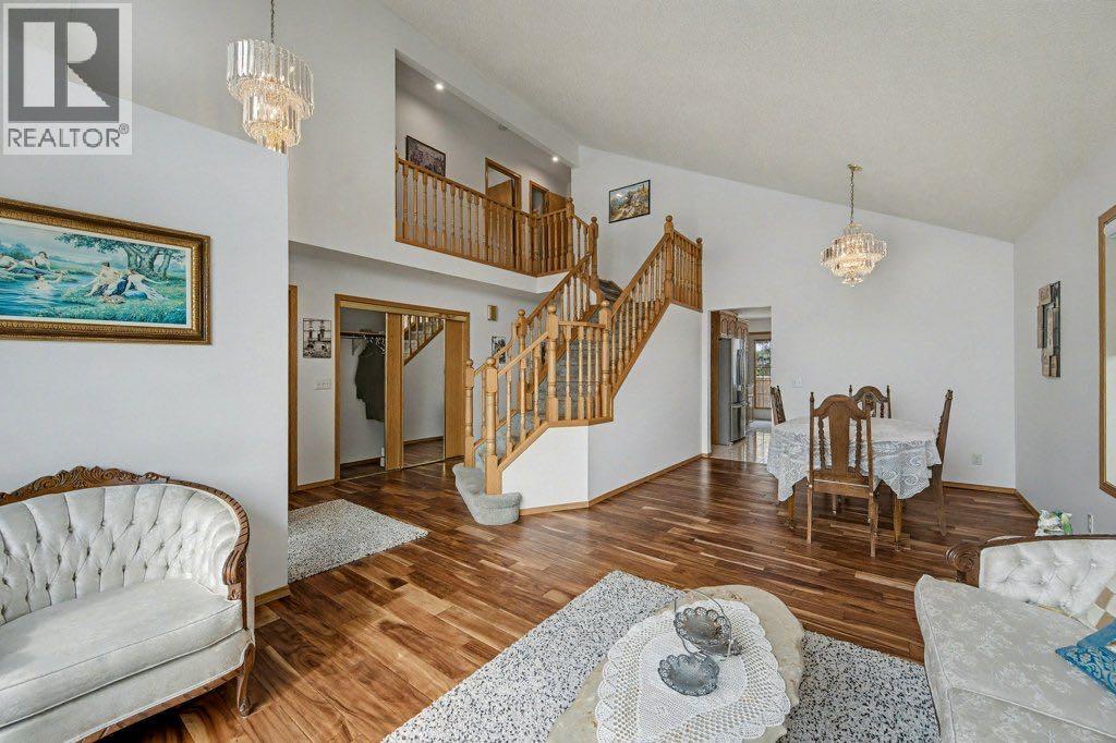 16 Straddock Crescent SW, Calgary, Alberta  T3H 2S8 - Photo 14 - A2297214