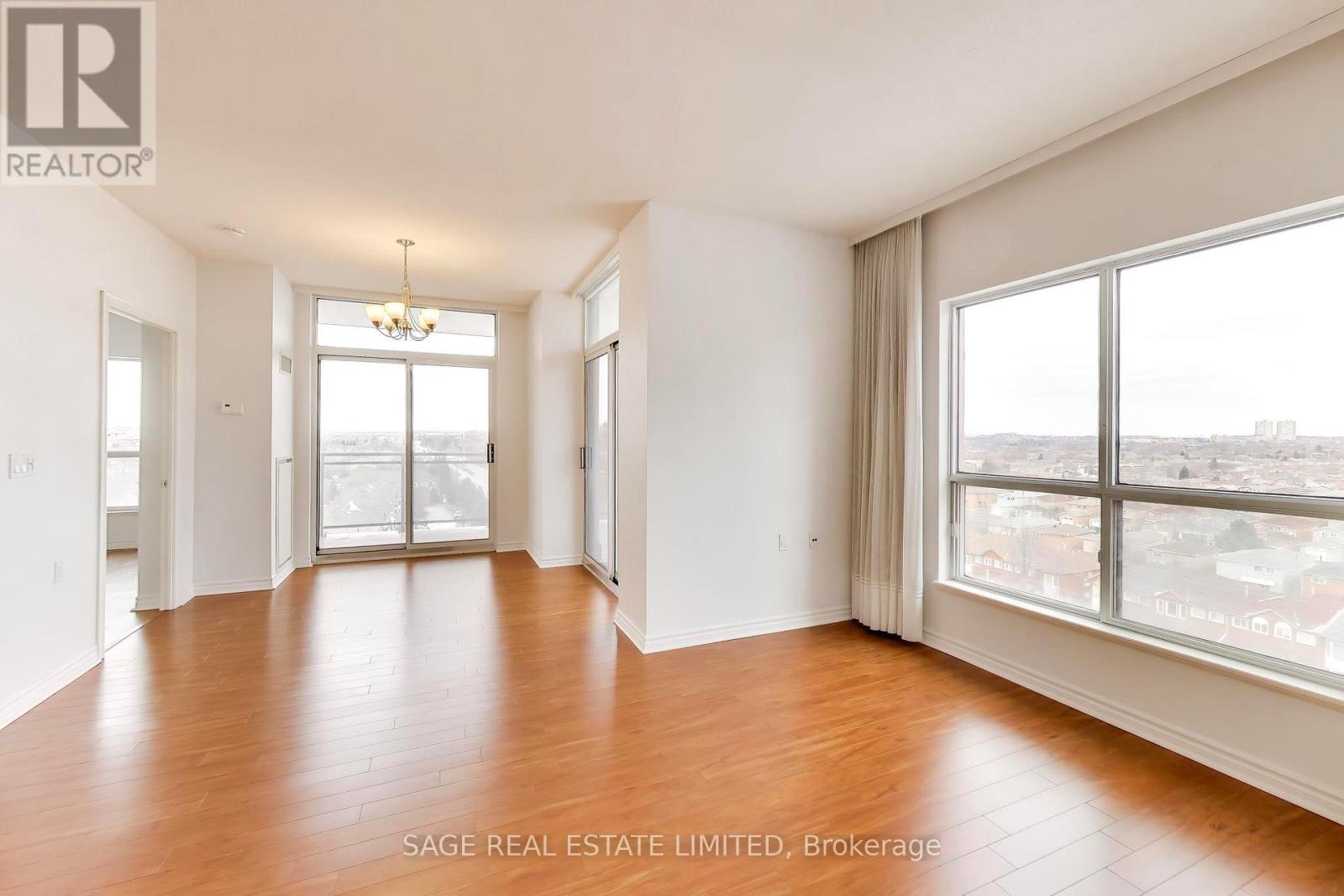 902 - 810 Scollard Court, Mississauga, Ontario  L5V 0A4 - Photo 8 - W12909746