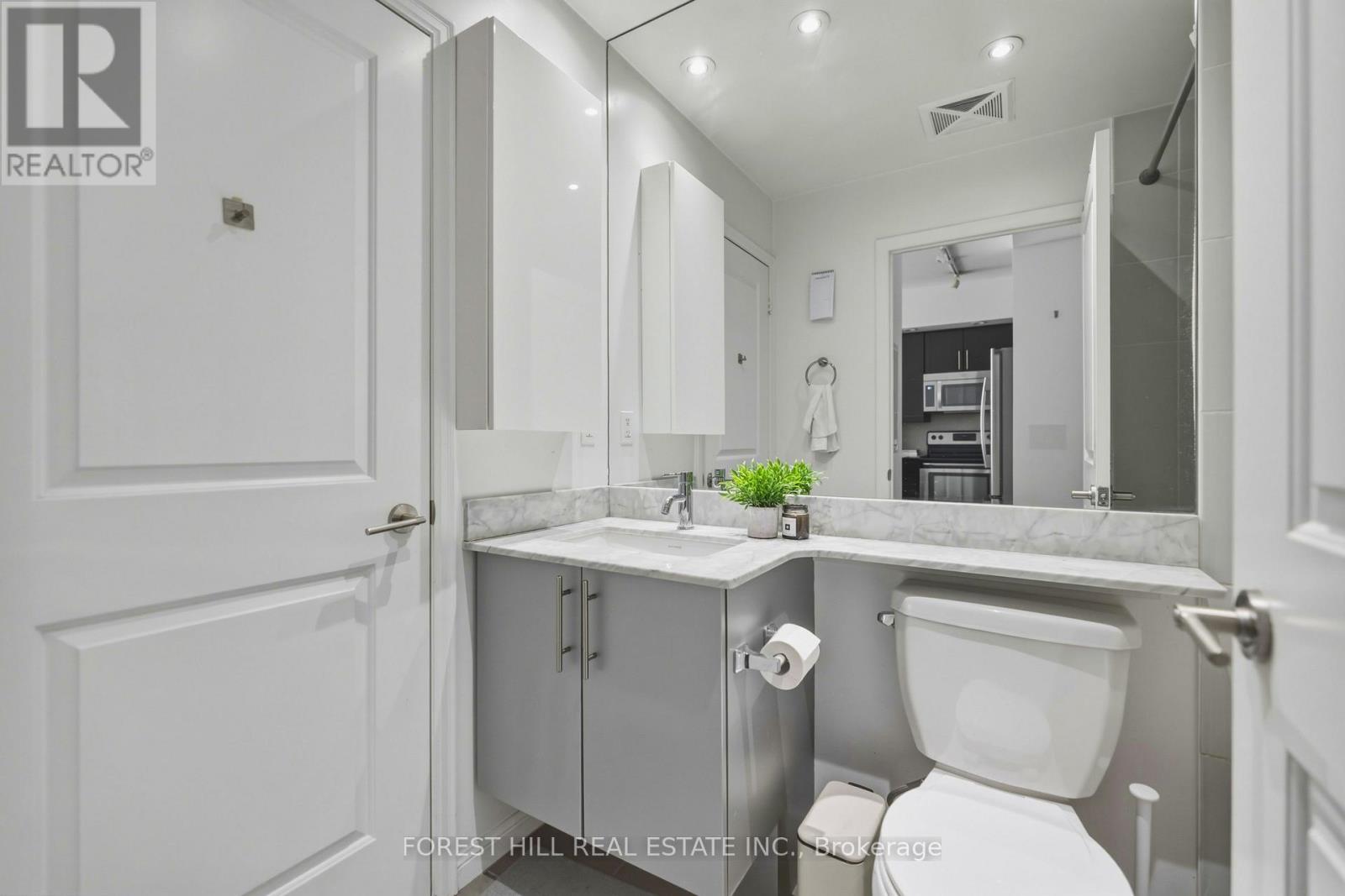 2207 - 75 EAST LIBERTY STREET Toronto (Niagara), ON M6K 3R3