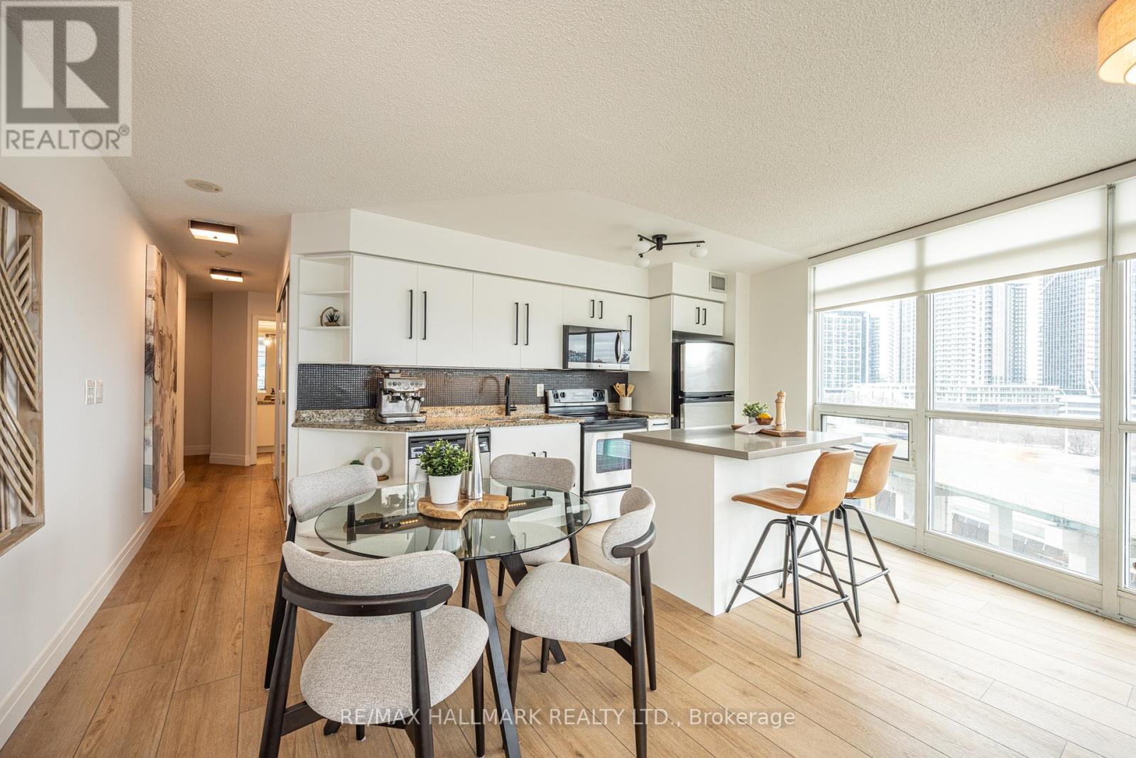 1120 - 231 Fort York Boulevard, Toronto, Ontario  M5V 1B2 - Photo 2 - C12964232