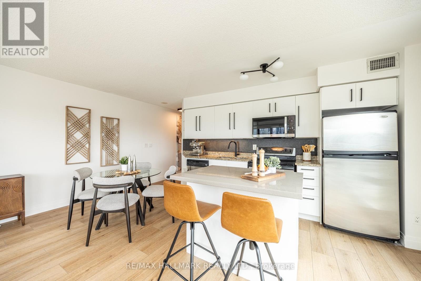 1120 - 231 Fort York Boulevard, Toronto, Ontario  M5V 1B2 - Photo 4 - C12964232