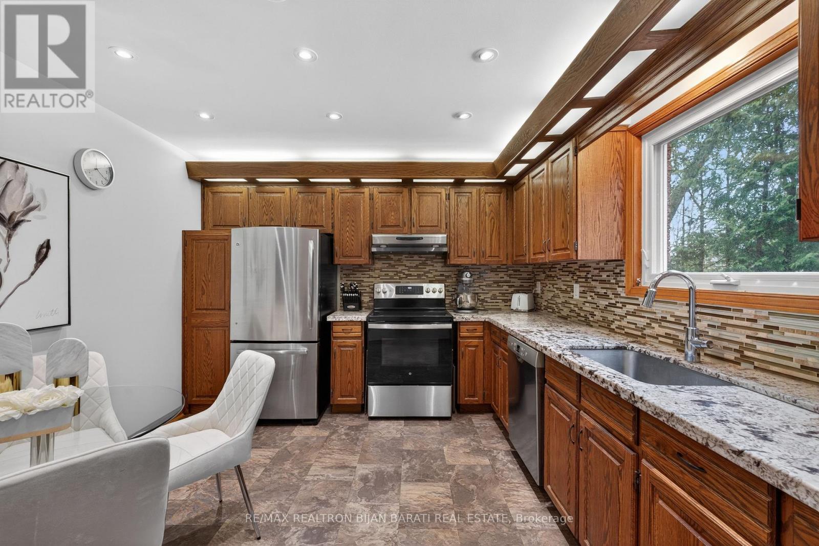 18 Tigerlily Court, Toronto, Ontario  M2M 4E4 - Photo 15 - C12964268