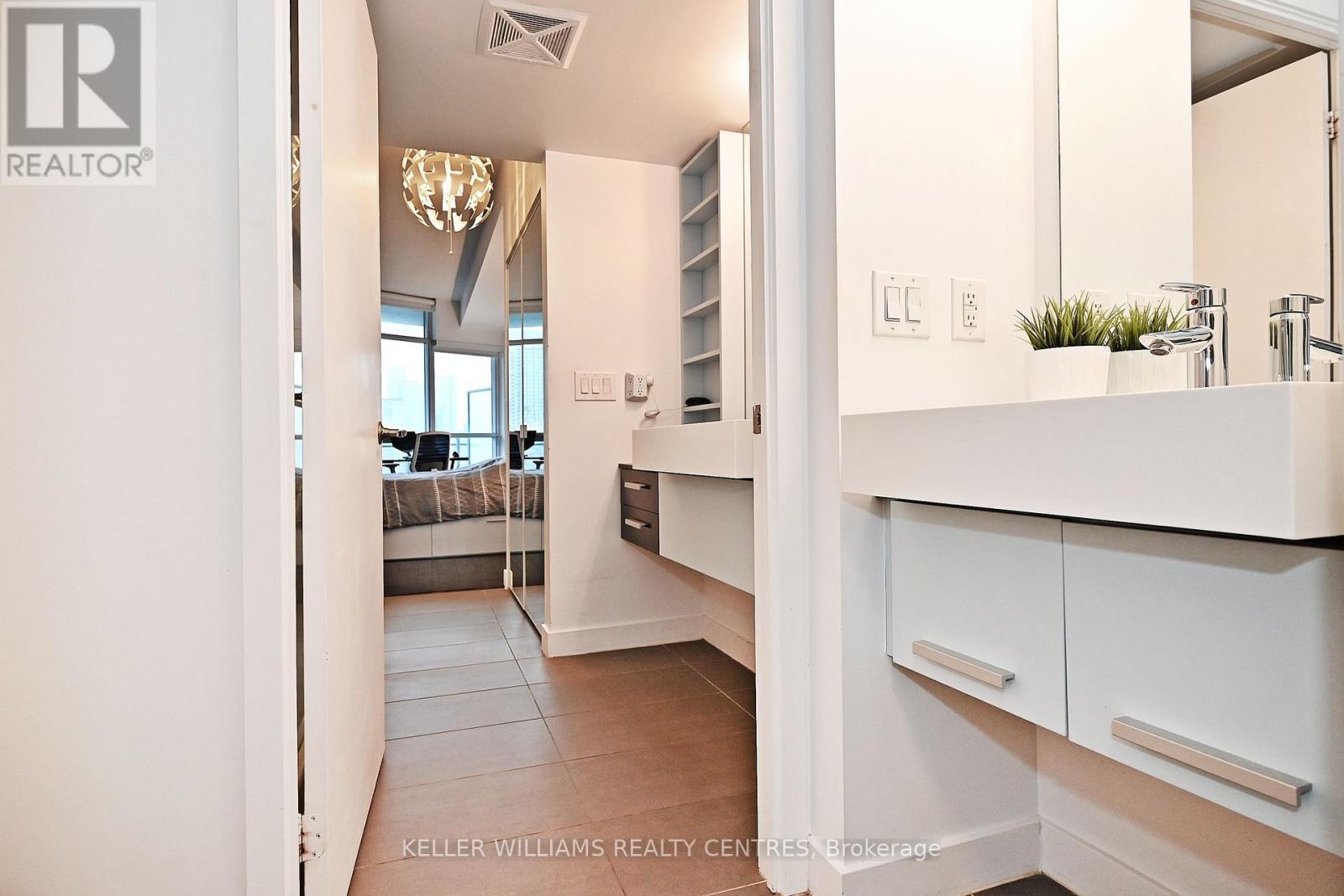 2808 - 38 Dan Leckie Way, Toronto, Ontario  M5V 2V6 - Photo 18 - C12964290