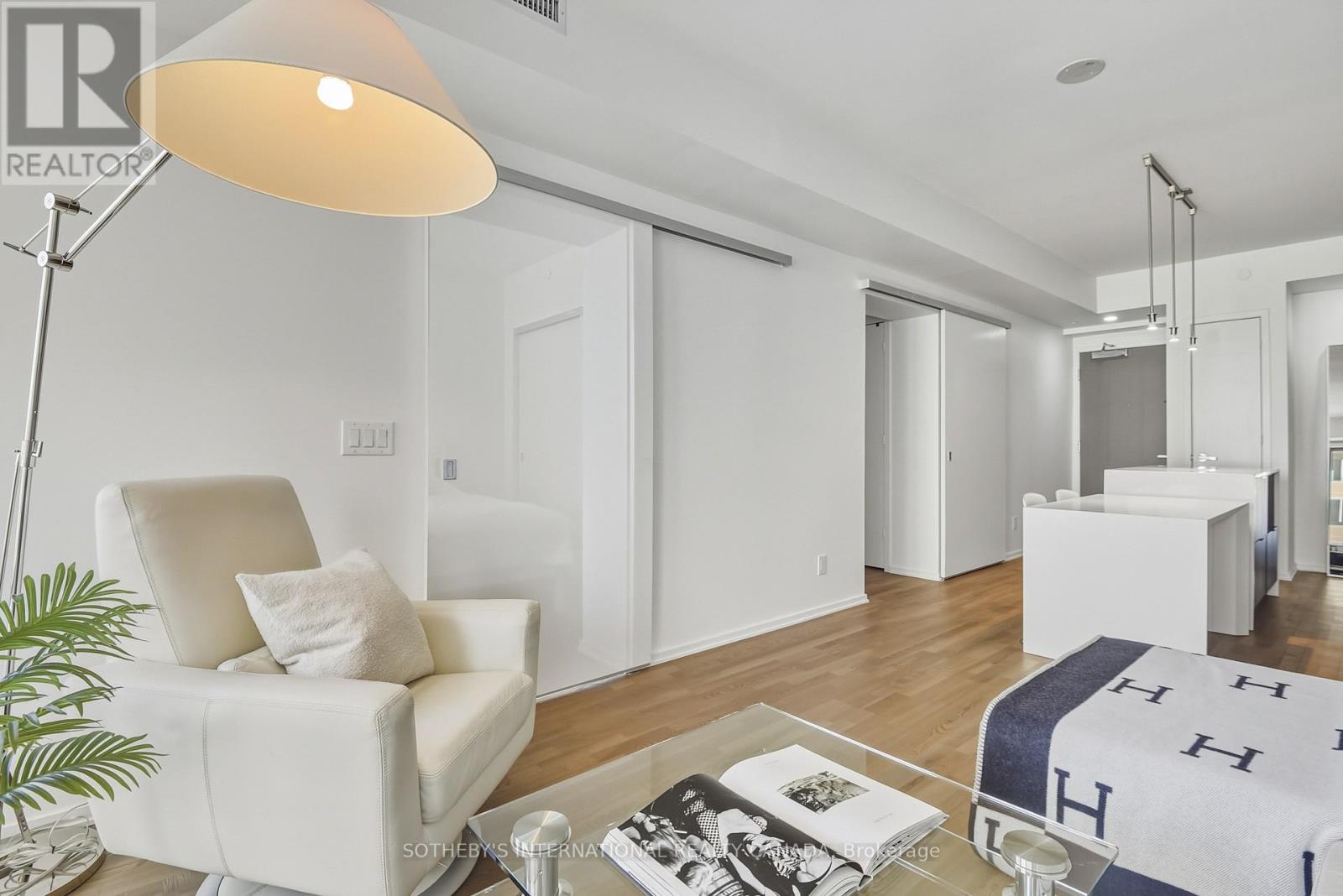 2712 - 1 Bloor Street E, Toronto, Ontario  M4W 0A8 - Photo 7 - C12964348