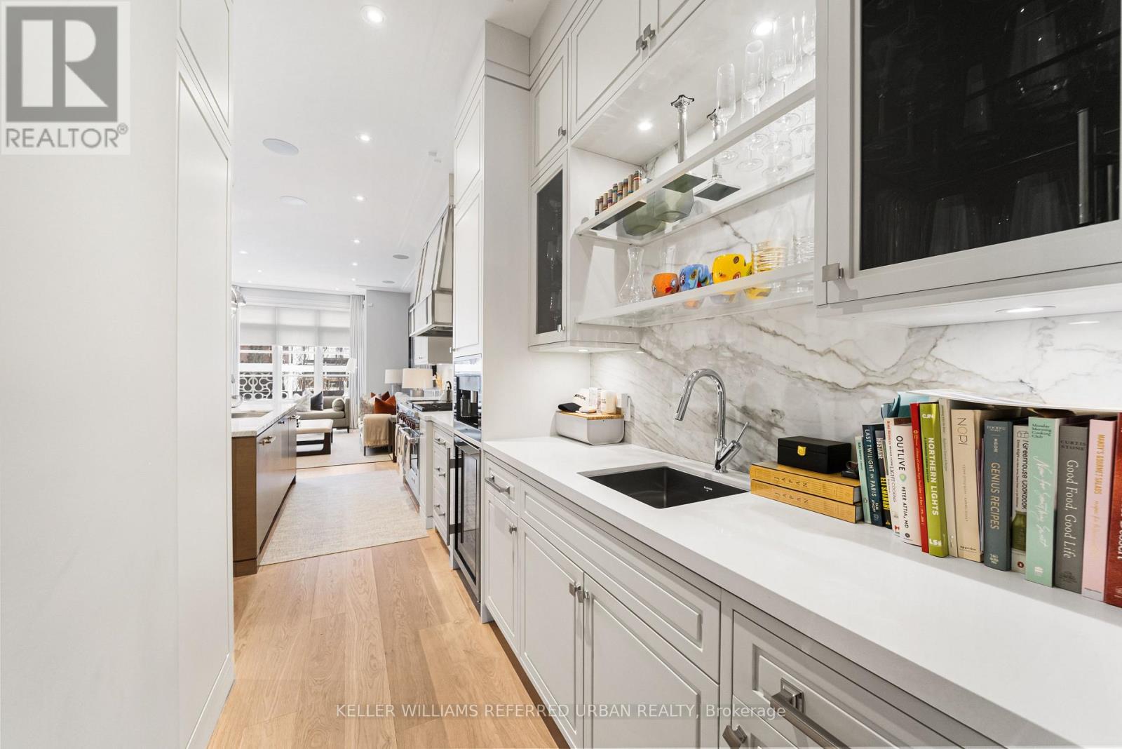 130 B Farnham Avenue, Toronto, Ontario  M4V 1H4 - Photo 12 - C12964354