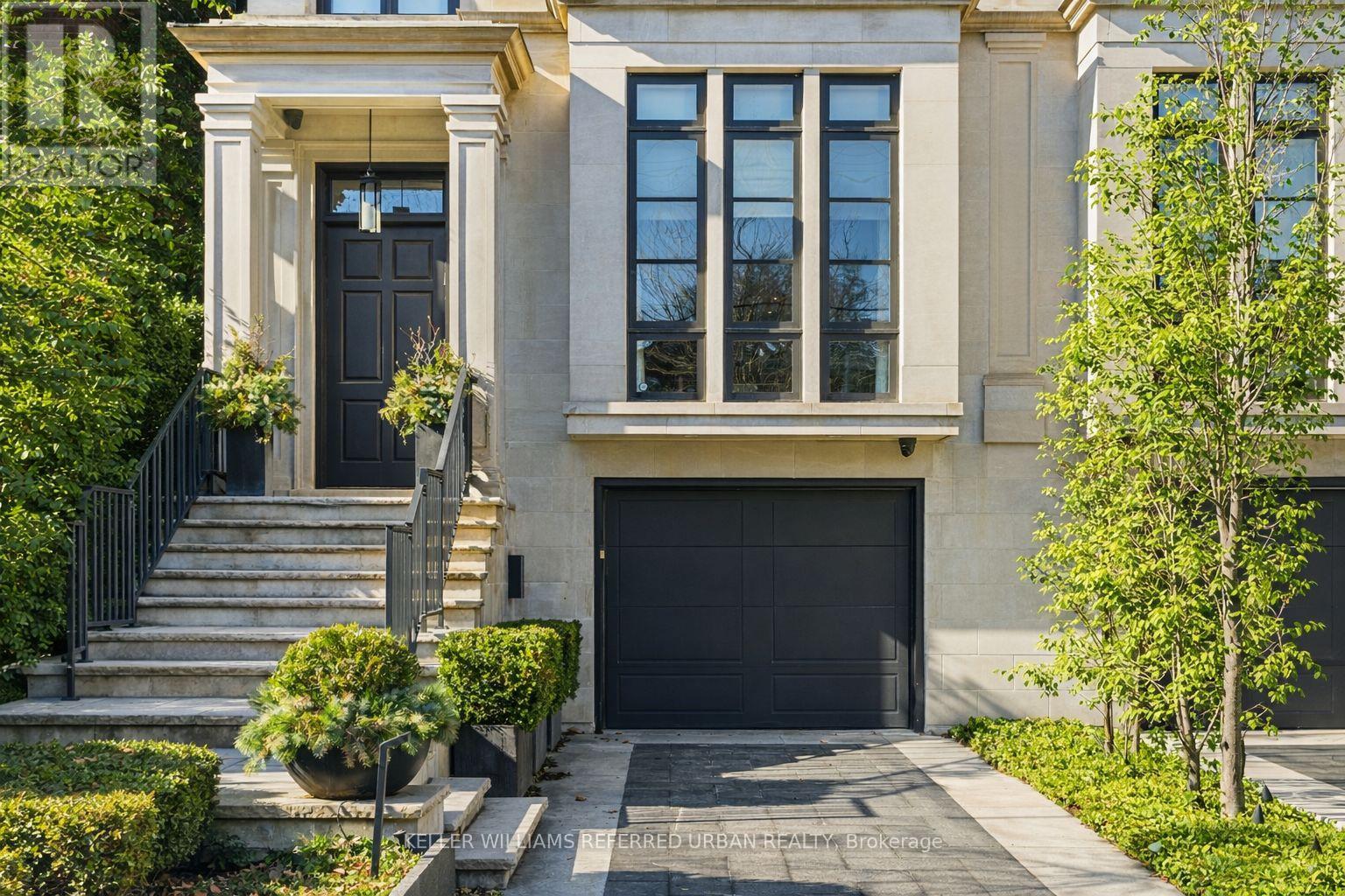 130 B Farnham Avenue, Toronto, Ontario  M4V 1H4 - Photo 3 - C12964354