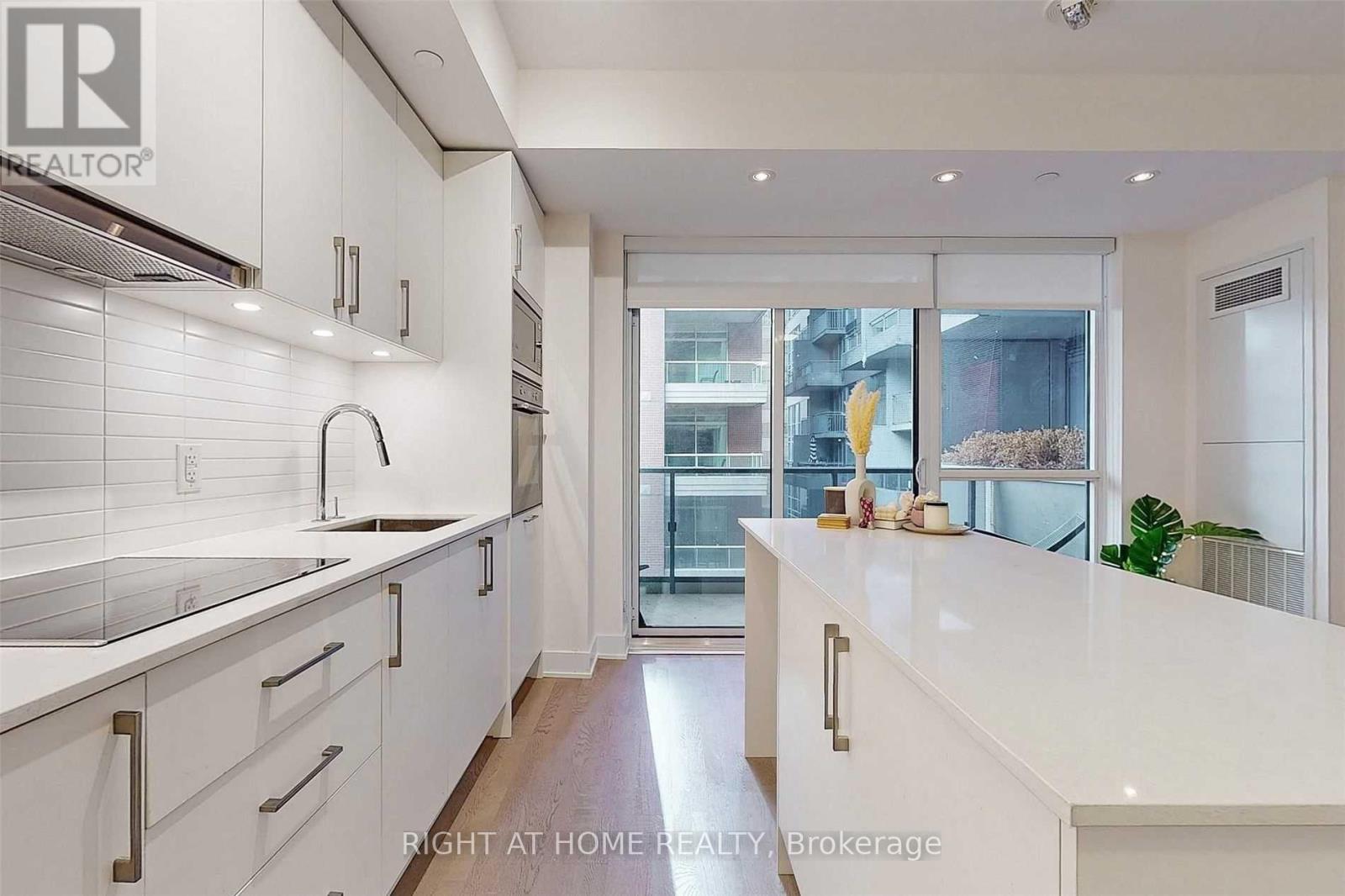 408 - 88 Cumberland Street, Toronto, Ontario  M5R 1A3 - Photo 3 - C12964378