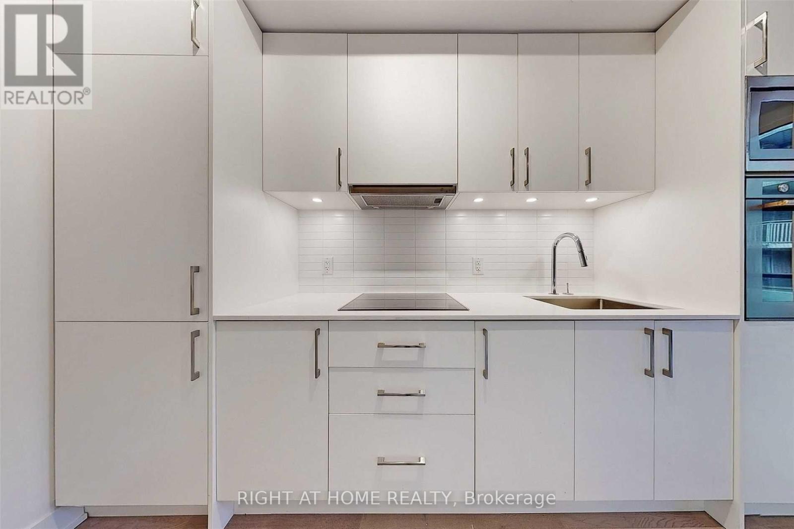 408 - 88 Cumberland Street, Toronto, Ontario  M5R 1A3 - Photo 6 - C12964378