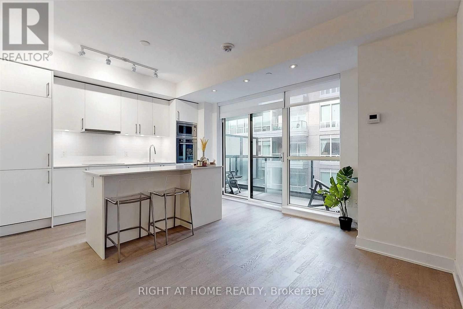 408 - 88 Cumberland Street, Toronto, Ontario  M5R 1A3 - Photo 9 - C12964378