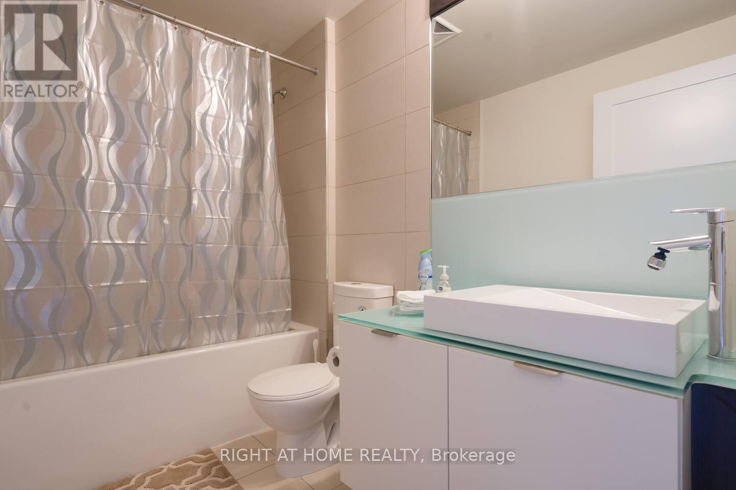 2512 - 300 Front Street W, Toronto, Ontario  M5V 0E9 - Photo 10 - C12964380