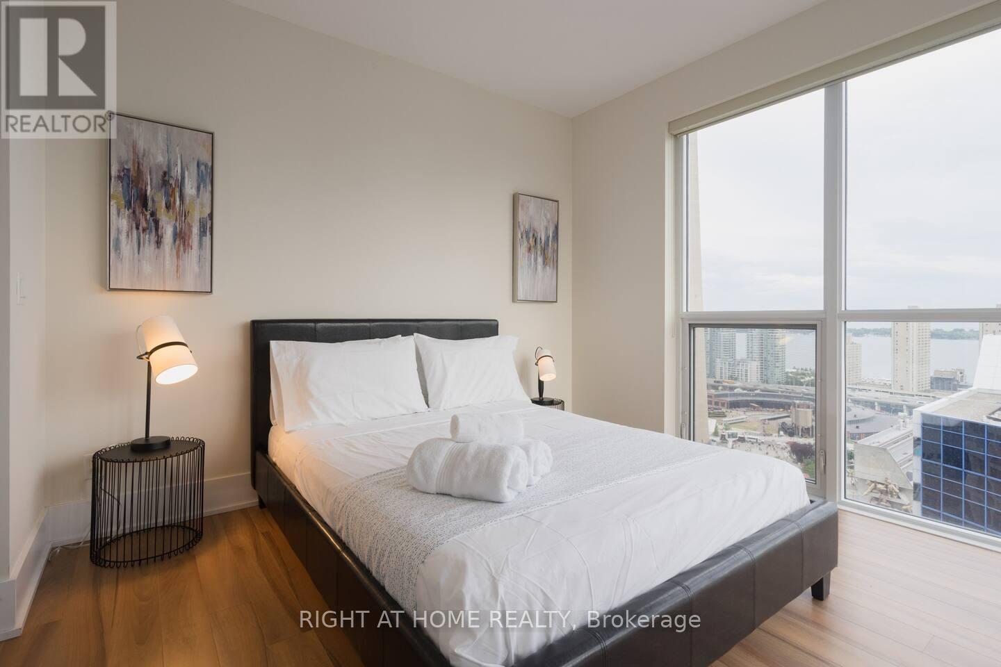 2512 - 300 Front Street W, Toronto, Ontario  M5V 0E9 - Photo 12 - C12964380