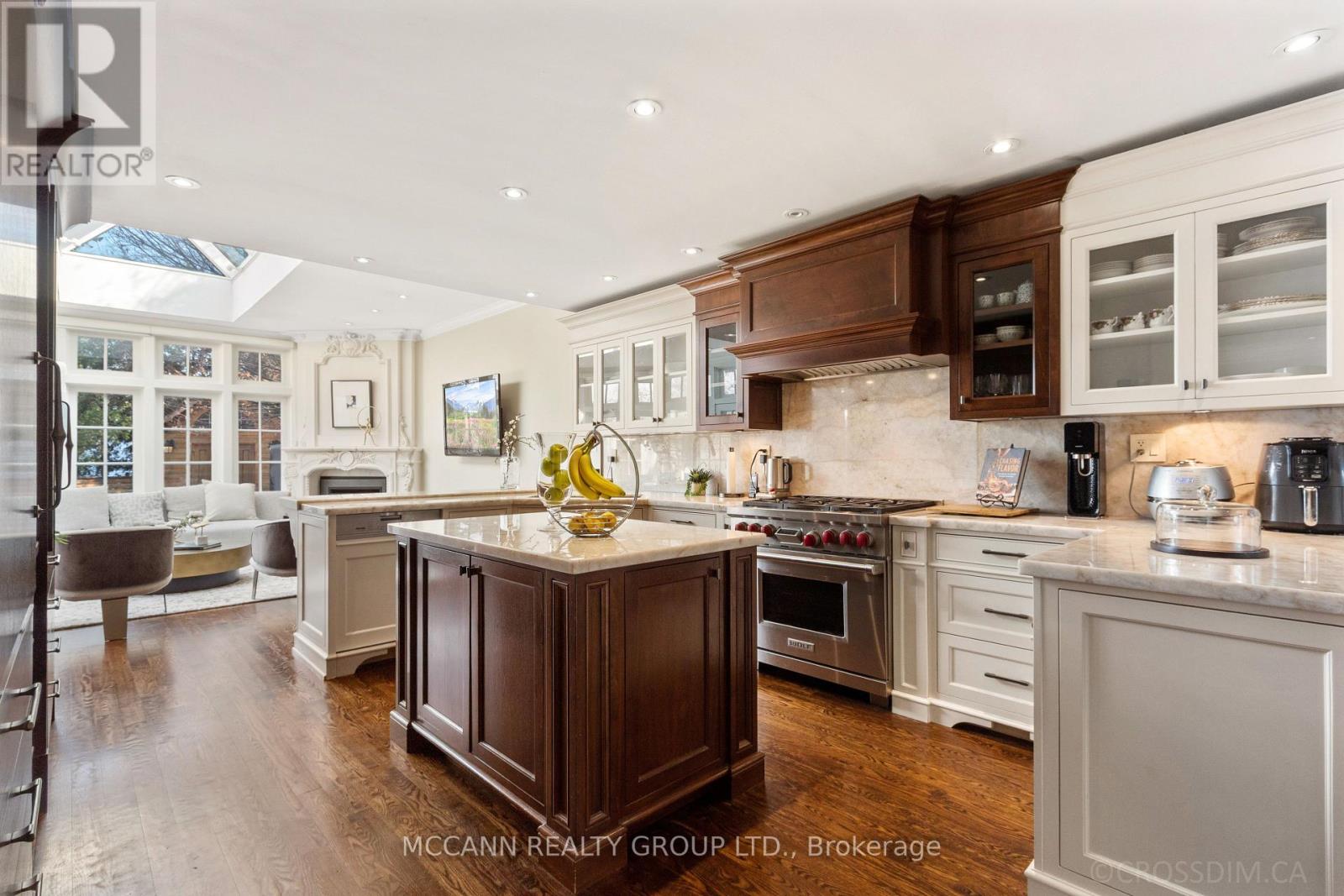 27 Strathgowan Crescent, Toronto, Ontario  M4N 2Z6 - Photo 14 - C12964454