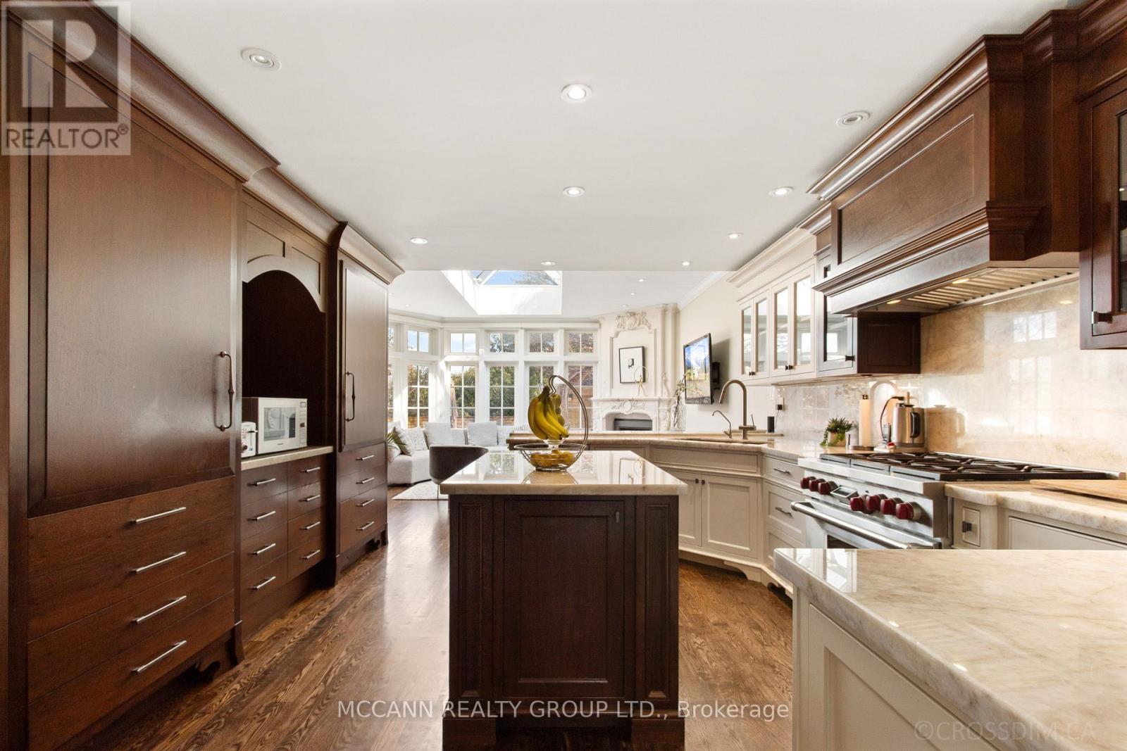 27 Strathgowan Crescent, Toronto, Ontario  M4N 2Z6 - Photo 15 - C12964454