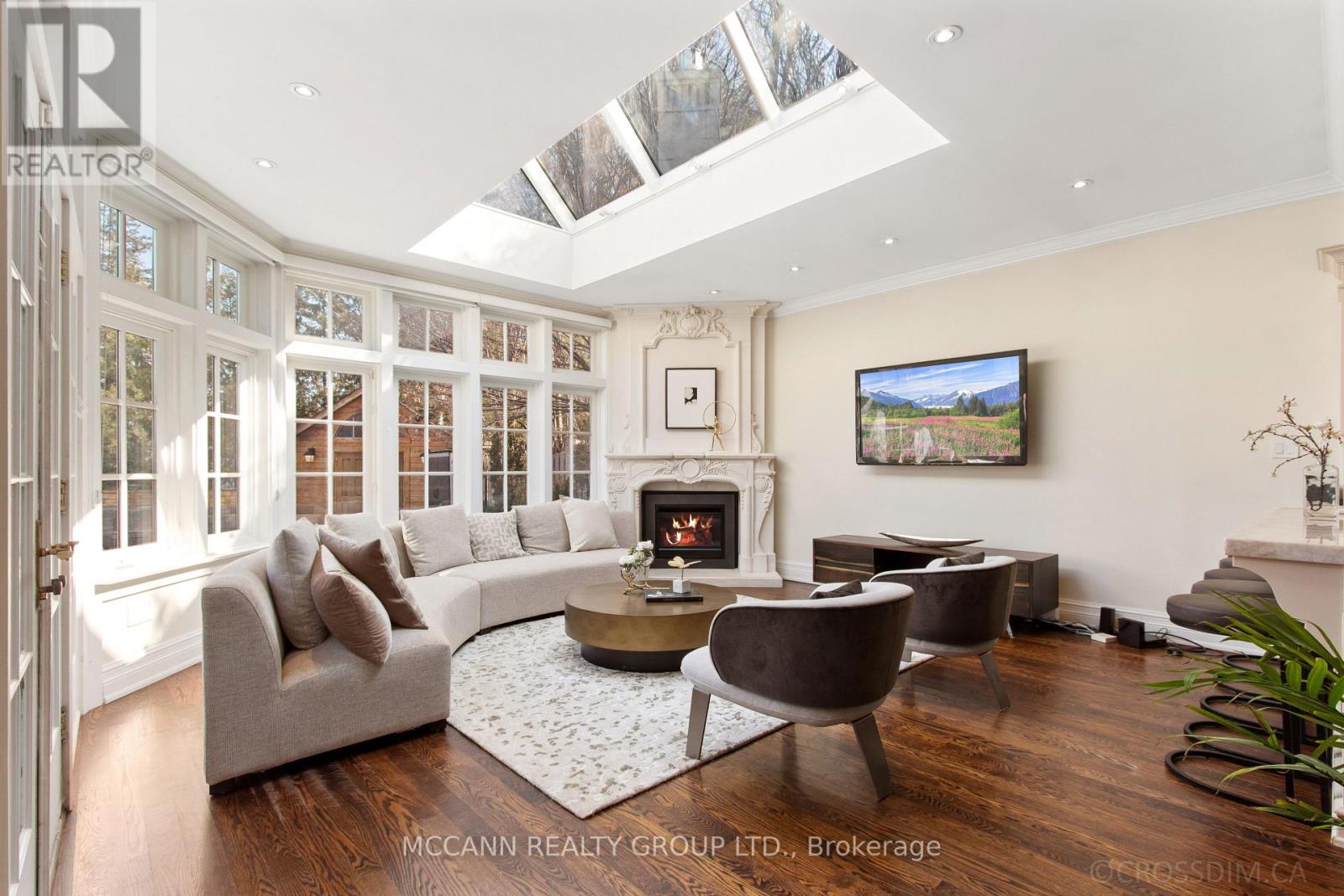 27 Strathgowan Crescent, Toronto, Ontario  M4N 2Z6 - Photo 18 - C12964454