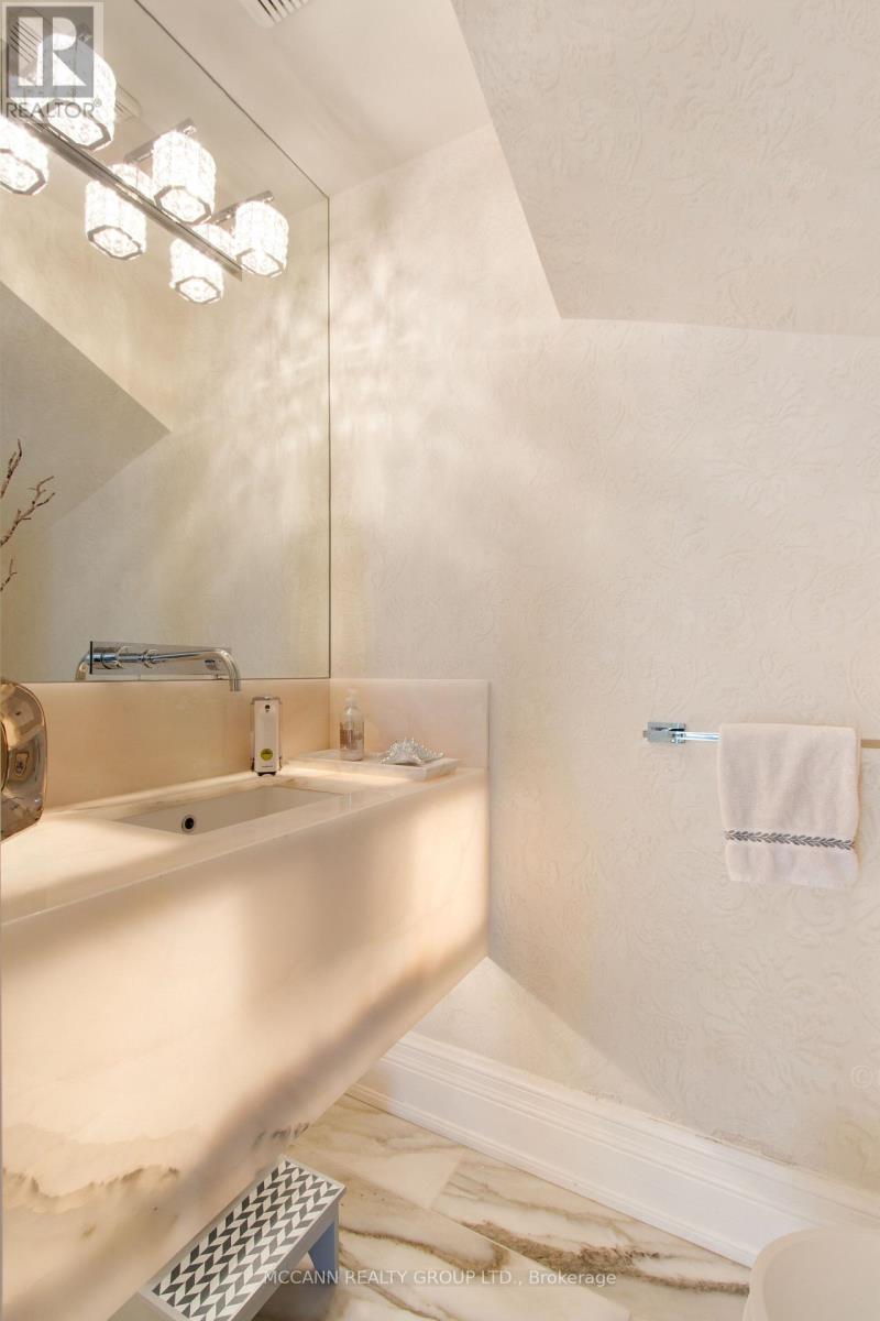 27 Strathgowan Crescent, Toronto, Ontario  M4N 2Z6 - Photo 22 - C12964454