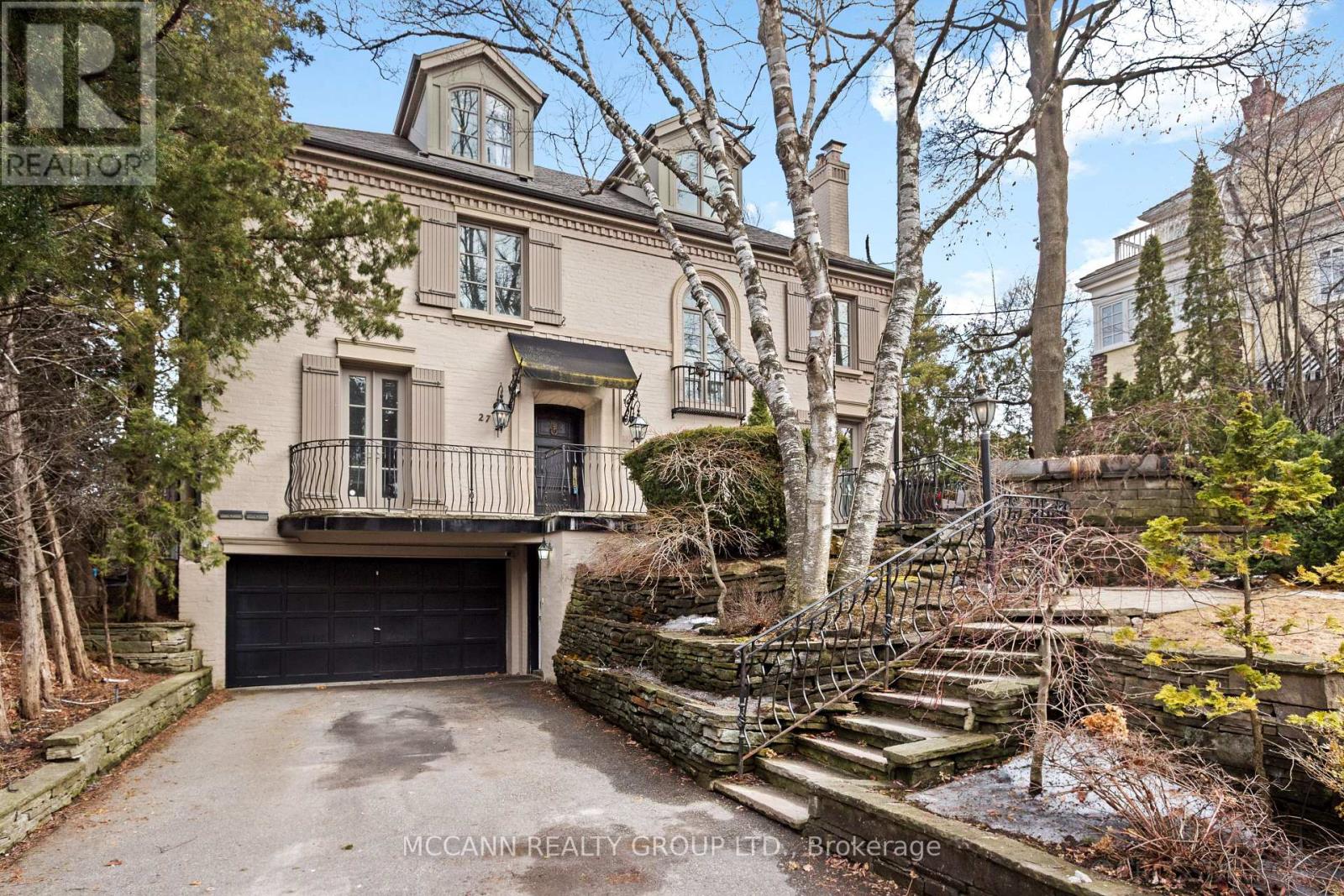 27 Strathgowan Crescent, Toronto, Ontario  M4N 2Z6 - Photo 3 - C12964454