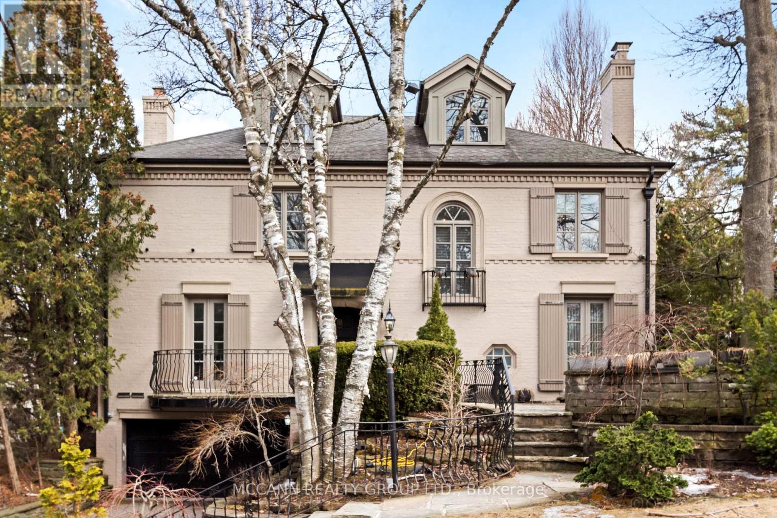 27 Strathgowan Crescent, Toronto, Ontario  M4N 2Z6 - Photo 4 - C12964454