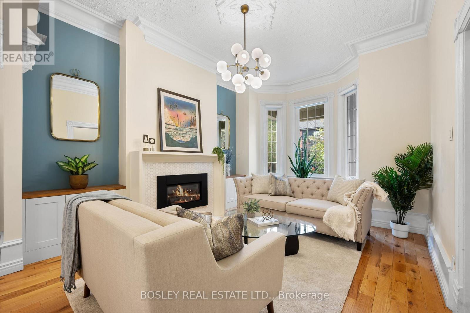 103 Manning Avenue, Toronto, Ontario  M6J 2K6 - Photo 4 - C12964488