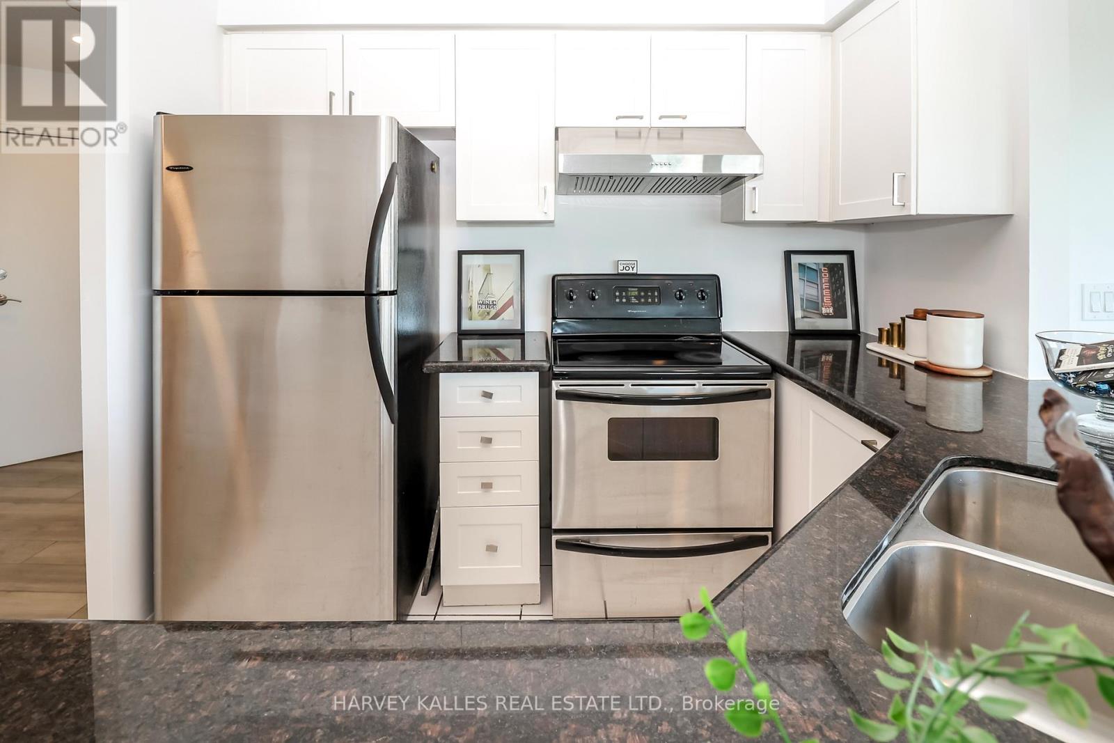 803 - 1030 Sheppard Avenue W, Toronto, Ontario  M3H 2T6 - Photo 17 - C12964490