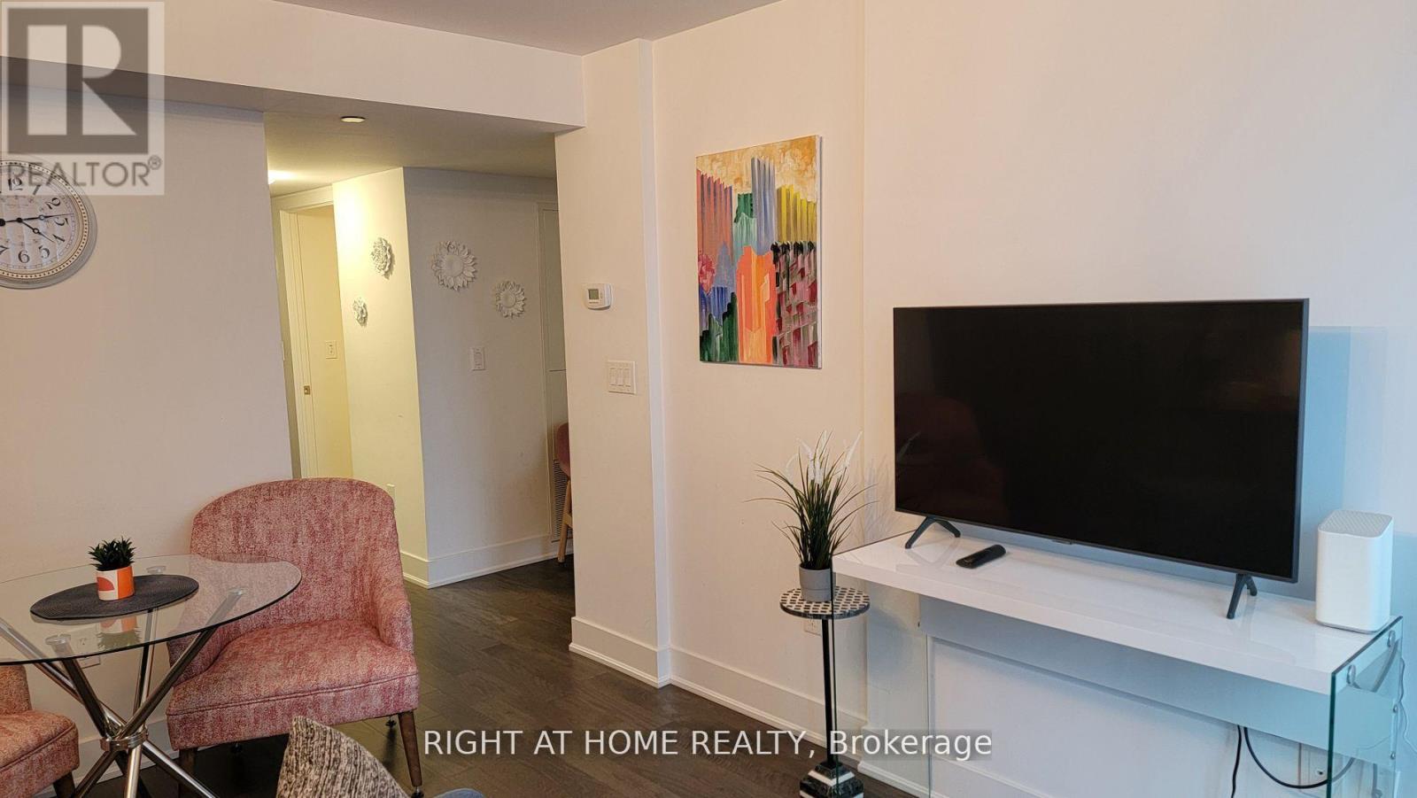 2404 - 955 Bay Street, Toronto, Ontario  M5S 0C6 - Photo 12 - C12964558